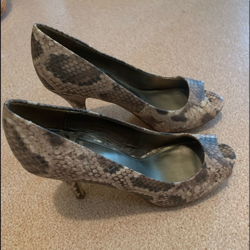 Fergalicious 7.5 peep toe heels